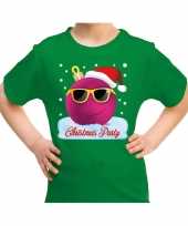 Groen t-shirt kerstkleding coole blauwe kerstbal christmas party voor kinderen